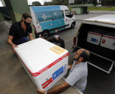 Distribuição de vacinas contra Covid 19, para as regionais de saúde do Paraná, no Cemepar, em Curitiba -  Curitiba, 29/03/2022