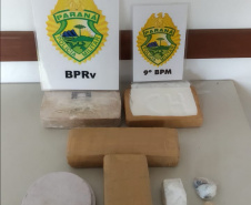 Cão de faro do BPRv descobre fundo falso com drogas dentro de uma casa em Guaratuba 