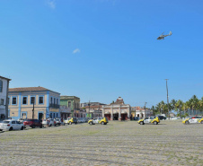 Polícia Militar desencadeia megaoperação Fortaleza no Litoral do estado com viaturas e helicóptero