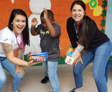 Portos do Paraná celebra Páscoa com crianças do Centro Municipal de Autismo de Paranaguá