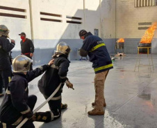 Presos concluem treinamento de combate a incêndio na Penitenciária de Piraquara