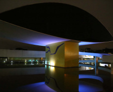 Prédios públicos da capital são iluminados de azul em apoio ao Dia Mundial de Conscientização do Autismo