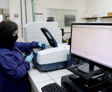 Com novo equiupamento, Tecpar reduz tempo de análises laboratoriais - Curitiba, 18/04/2022