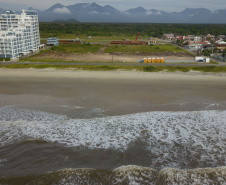 Trecho da praia de Matinhos fica interditado para preparação do canteiro de obras