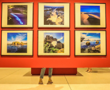 MON promove palestra com o curador Rubens Fernandes Junior curador da mostra “O Labirinto da Luz”, do fotógrafo Orlando Azevedo -