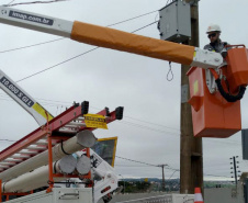 Após fortes chuvas, equipes da Copel trabalham em todo o Estado para recompor rede de energia