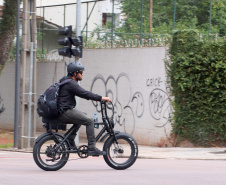 Ciclomotores e bicicletas elétricas precisam seguir recomendações de segurança, alerta Batalhão de Trânsito da PM