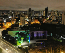 Prédios públicos da capital são iluminados de azul em apoio ao Dia Mundial de Conscientização do Autismo