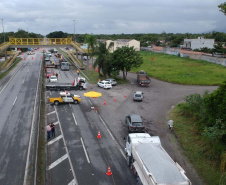 DER/PR realiza reparos em passarela e libera tráfego de veículos em Paranaguá