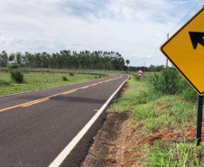 Ivaté, Douradina, Moreira Sales e Tuneiras do Oeste têm rodovias revitalizadas pelo Estado