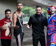 Pessoas em situação de rua ganham espetáculo do Festival de Teatro de Curitiba