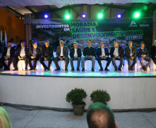 Governador entrega títulos de propriedade e confirma investimentos na Lapa