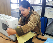 Portos do Paraná leva capacitação para moradoras da ilha de Piaçaguera