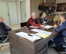 Prefeito e gerentes da Sanepar definem nova parceria para ampliar as redes coletoras de esgoto em Francisco Beltrão