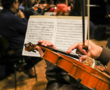 Orquestra Sinfônica do Paraná tem concertos lotados no fim de semana -  O programa Clássicos Sertanejos e o programa especial de aniversário da OSP foram apresentados nas cidades de Londrina e Maringá - 28/29/05/2022 - 