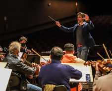 Orquestra Sinfônica do Paraná tem concertos lotados no fim de semana -  O programa Clássicos Sertanejos e o programa especial de aniversário da OSP foram apresentados nas cidades de Londrina e Maringá - 28/29/05/2022 - 