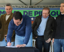 Governador Carlos Massa Ratinho Junior Assina Ordem de Serviço para construção do novo Terminal de Ônibus em Piraquara, na Região Metropolitana de Curitiba.  Piraquara, 19/05/2022 - Foto: Ari Dias/AEN