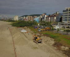 Proteções costeiras começam a ser implantadas na orla de Matinhos