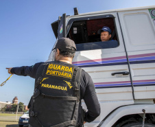 Portos do Paraná promove blitz educativa alinhada com o Movimento Maio Amarelo