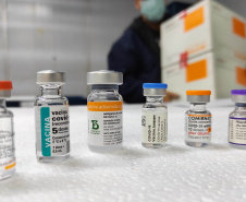Mais de 110 mil vacinas contra a Covid-19 reabastecem Regionais de Saúde