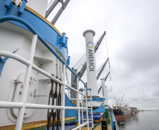 Porto de Paranaguá recebe navio com tecnologia sustentável