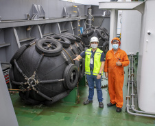 Porto de Paranaguá recebe navio com tecnologia sustentável