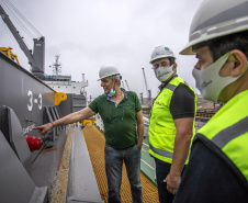 Porto de Paranaguá recebe navio com tecnologia sustentável