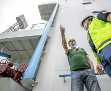 Porto de Paranaguá recebe navio com tecnologia sustentável