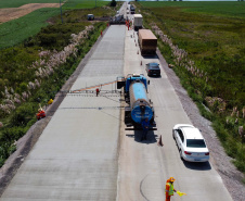 Obras de pavimentação em concreto na PRC-280, em Palmas