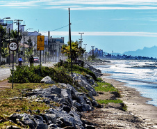 Proteções costeiras começam a ser implantadas na orla do Litoral do Estado