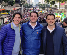 Governador participa da tradicional Marcha para Jesus em Curitiba