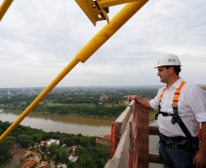 Governador Carlos Massa Ratinho Junior vistoria obra da Ponte da Integração Brasil-Paraguai. 