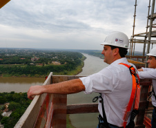 Governador Carlos Massa Ratinho Junior vistoria obra da Ponte da Integração Brasil-Paraguai. 