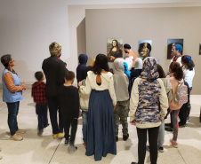 Museu Oscar Niemeyer realiza “Uma Noite no MON” para crianças de instituições de acolhimento