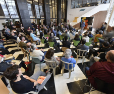 Eduardo Bueno fala para 200 pessoas na abertura do Ciclo do Bicentenário da Independência da Biblioteca Pública