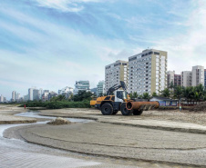 Tubulação é transferida de local em Matinhos