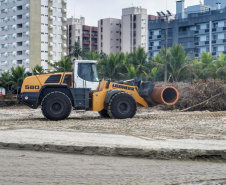 Tubulação é transferida de local em Matinhos