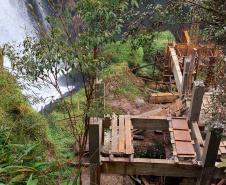 Com Parques Urbanos, 60 municípios do Paraná evitam problemas com erosão -   Nesta semana, o secretário Everton Souza acompanhou o andamento das obras nas cidades de Arapongas (Norte) e Boa Ventura do São Roque (Centro-Oeste), na foto -  Curitiba, 27/05/2022 - 