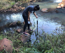 Sanepar inicia avaliação de água e solo no Arroio Dourado, em Foz do Iguaçu