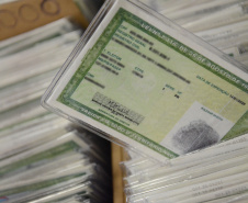 PCPR reforça equipe e produz 2,8 mil carteiras de identidade em Foz do Iguaçu e Maringá