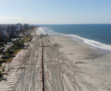 Praia de Caiobá conta com 500 metros de faixa de areia mais larga