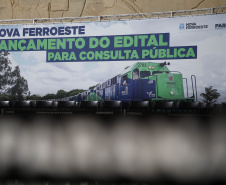 O Governo do Estado lançou no Palácio Iguaçu, o edital de leilão da Nova Ferroeste.