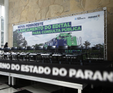 O Governo do Estado lançou no Palácio Iguaçu, o edital de leilão da Nova Ferroeste.