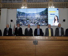 Empresário Carlos Beal, proprietário da rede de supermercado Festval, foi homenageado com o título de Cidadão Honorário de Curitiba em cerimônia na camara de vereadores