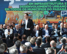 Governador Carlos Massa Ratinho Junior autoriza repasse de recursos para obras de infrestrutura urbana para municípios - 