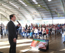 Governador autoriza obras de saneamento e energia na Ocupação Bubas, em Foz do Iguaçu