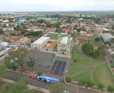 Cinema na Praça reúne quase mil pessoas em sessões ao ar livre