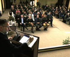 O secretário da Segurança Pública, Wagner Mesquita de Oliveira, o diretor geral da Polícia Centífica e demais autoridades durante aula inaugural do curso para policiais científicos. Curitiba, 21/06/2022 Foto: Ricardo Almeida/SESP