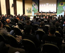 O secretário da Segurança Pública, Wagner Mesquita de Oliveira, o diretor geral da Polícia Centífica e demais autoridades durante aula inaugural do curso para policiais científicos. Curitiba, 21/06/2022 Foto: Ricardo Almeida/SESP