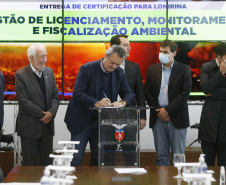 O governador Carlos Massa Ratinho Junior anunciou nesta terça-feira (28) a criação do 30º Batalhão da Polícia Militar (30º BPM), com sede em Londrina, no Norte do Estado. Ele também assinou a ordem de serviço para a conclusão das obras do Centro Estadual de Educação Profissional (CEEP) de Londrina entregou o certificado que garante a descentralização da gestão ambiental, que pode ser feita de forma autônoma pelo município.